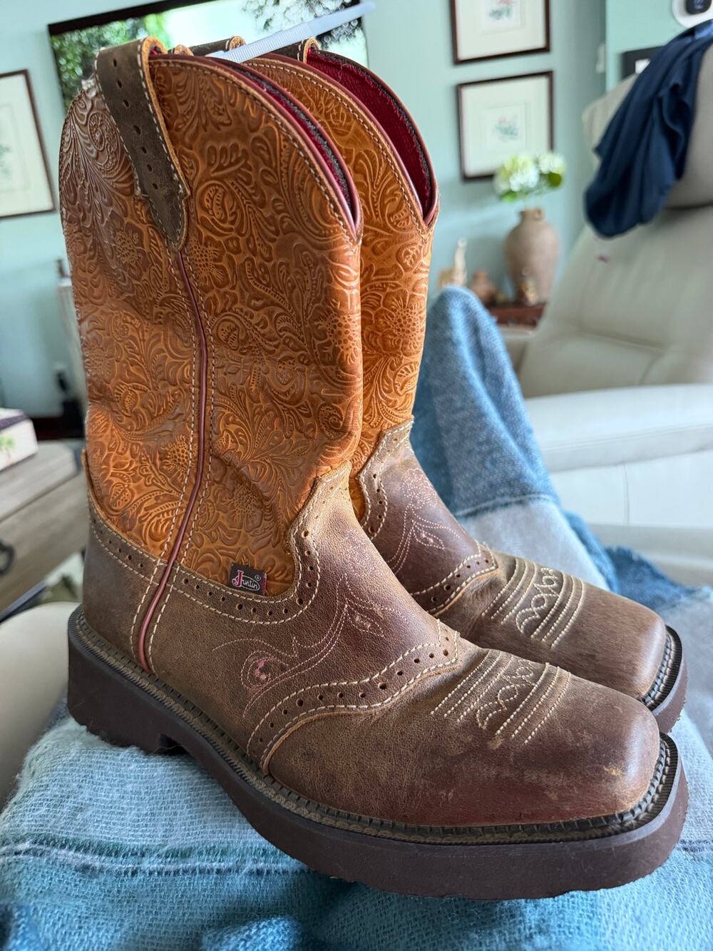 Justin Gy9530 Men’s Western Size 10B Brown Embossed Leather Pull On Cowboy Boots